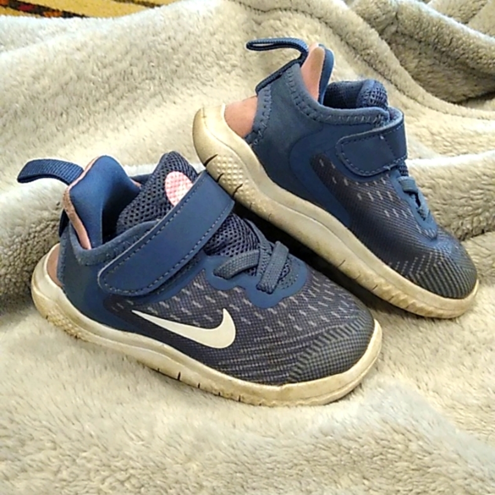 Nike Free Run Kids Shoe Sz 5C. Blue, White & Pink.